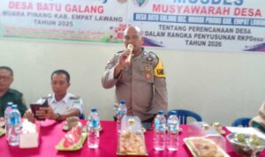 Pemerintah Kecamatan Muara Pinang bersama pemerintah desa dan unsur Forum Komunikasi Pimpinan Kecamatan (Forkopimcam) menggelar rangkaian Musyawarah Desa (Musdes) di dua desa sekaligus, yakni Desa Muara Timbuk dan Desa Batu Galang. Agenda berlangsung pada Rabu (03/12/2025). Foto: Istimewa
